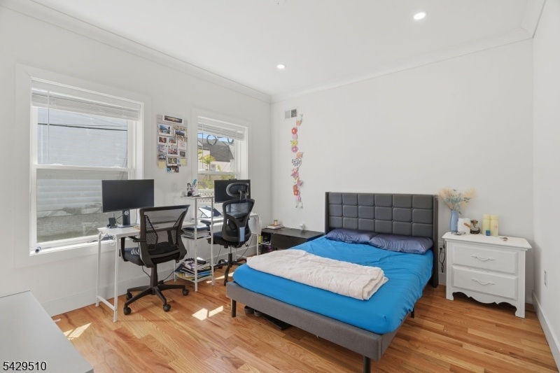 Fl1 - Primary Bedroom