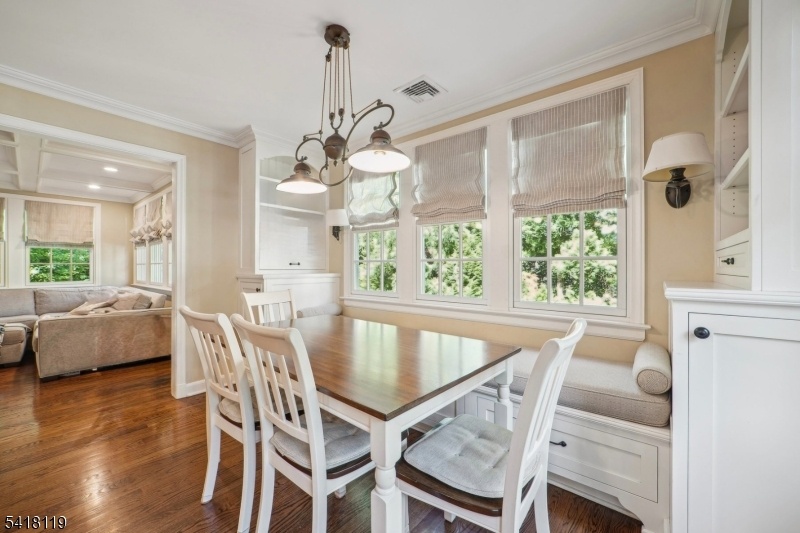 WONDERFUL SHORT HILLS COLONIAL