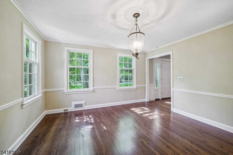 WONDERFUL SHORT HILLS COLONIAL