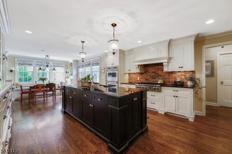 WONDERFUL SHORT HILLS COLONIAL