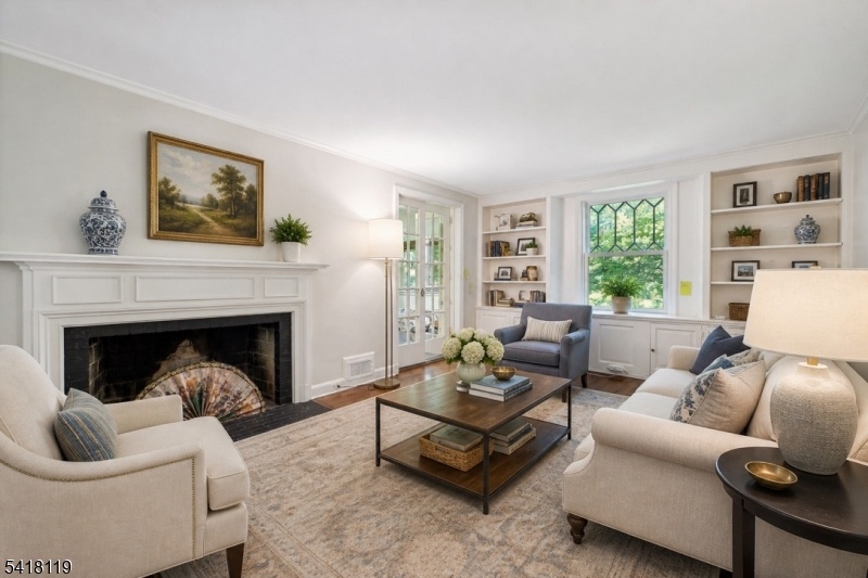 WONDERFUL SHORT HILLS COLONIAL