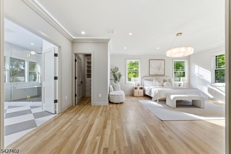 Primary suite