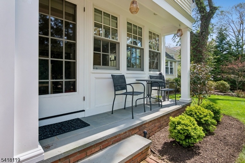 WONDERFUL SHORT HILLS COLONIAL