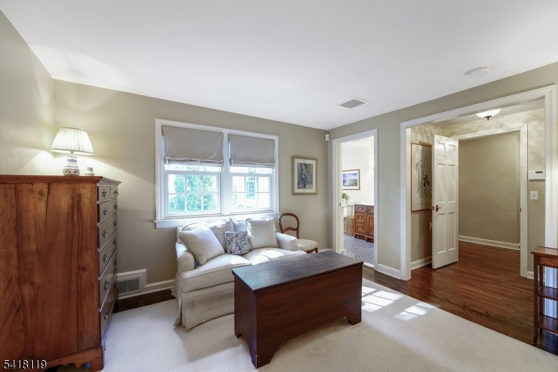 WONDERFUL SHORT HILLS COLONIAL
