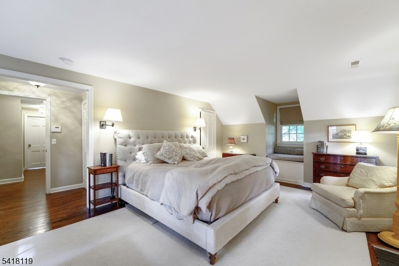 WONDERFUL SHORT HILLS COLONIAL