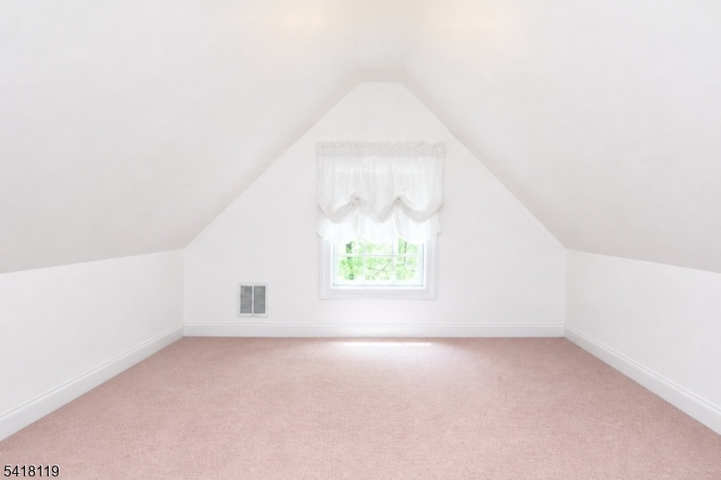 WONDERFUL SHORT HILLS COLONIAL
