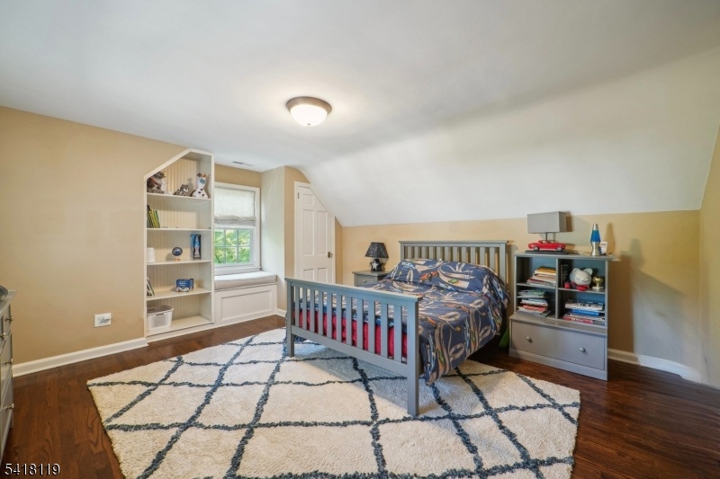 WONDERFUL SHORT HILLS COLONIAL