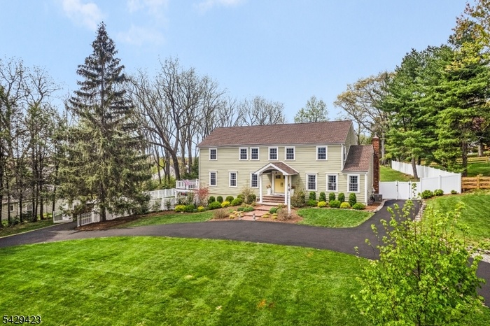 circular driveway