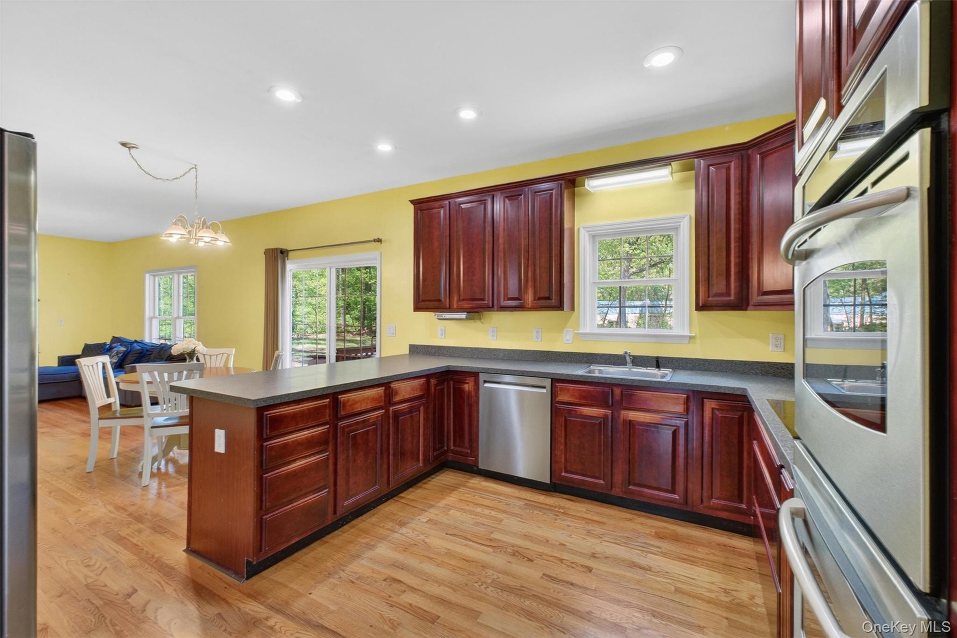 Spacious kitchen with peninsula.