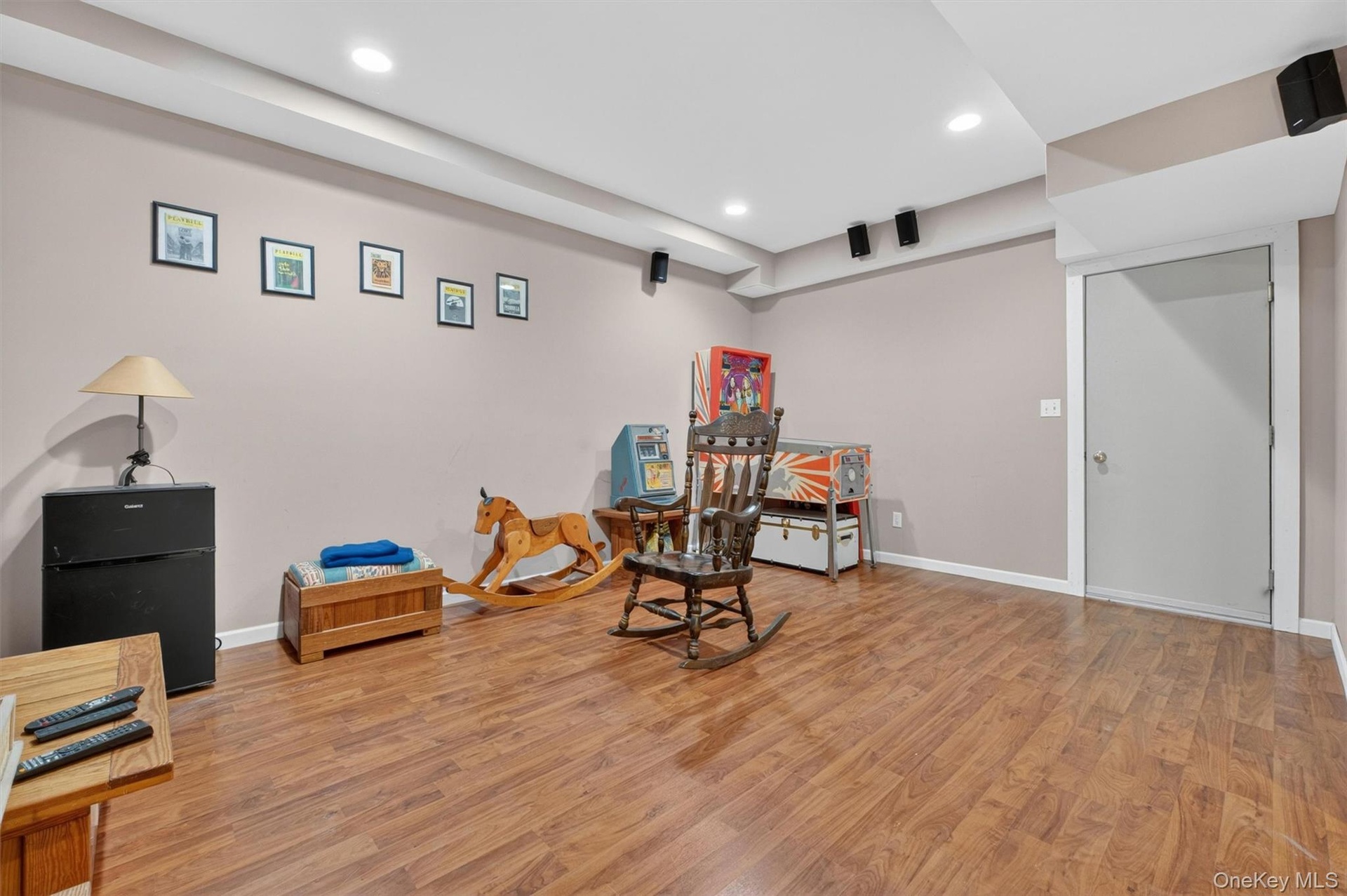 Lowr level recreation room.