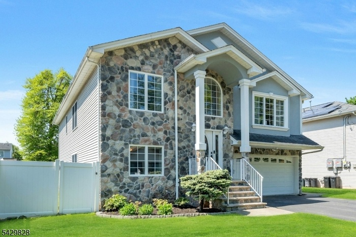 Over 3200 square feet!
