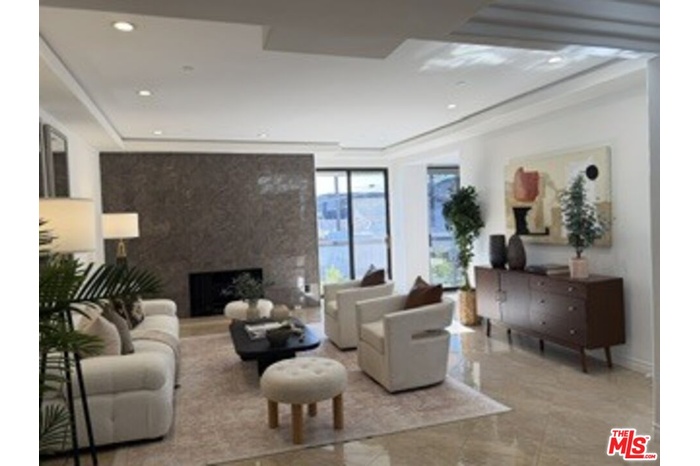 STUNNING OPEN LAYOUT