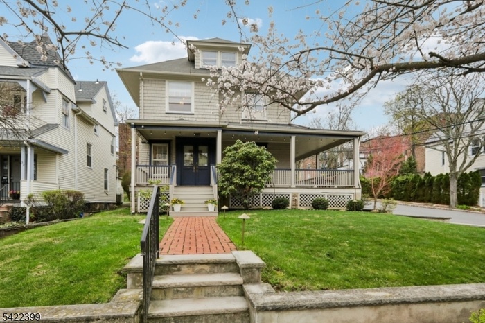 Gorgeous Curb Appeal