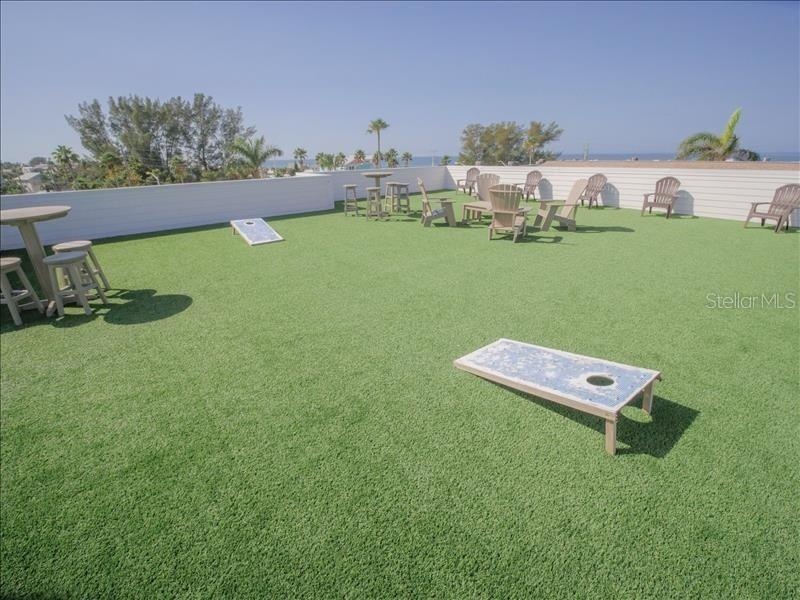 Rooftop deck