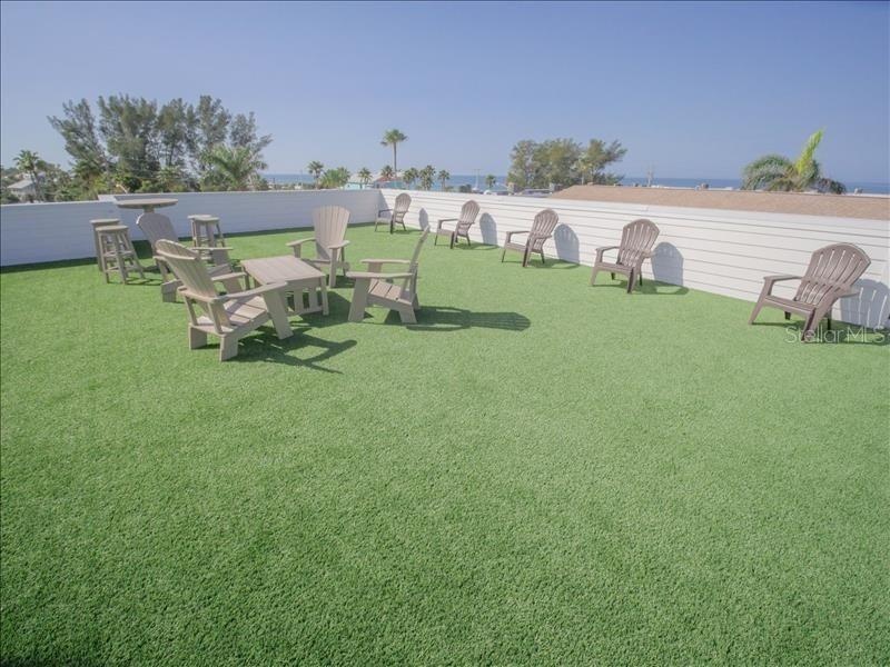 Rooftop deck