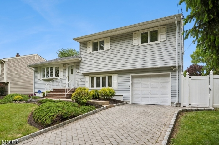 Paver Driveway w/block trim