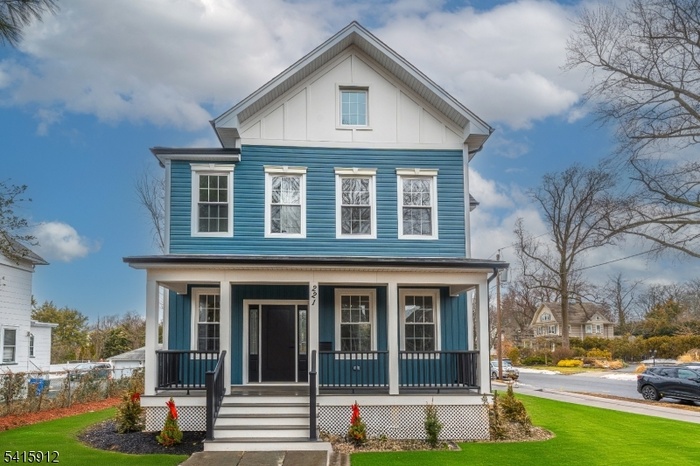 221 North Ave East