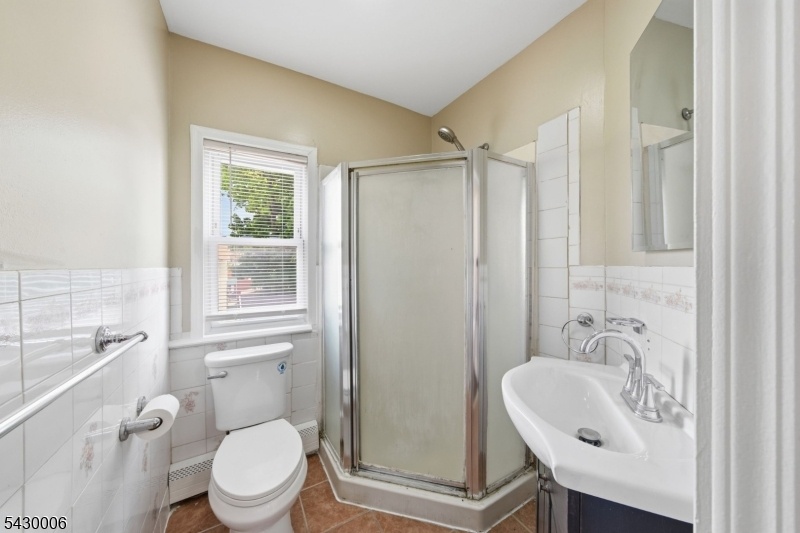 Unit 2 Main bath