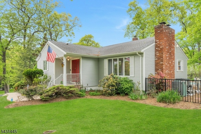 9 Ryerson Avenue Oakland, NJ