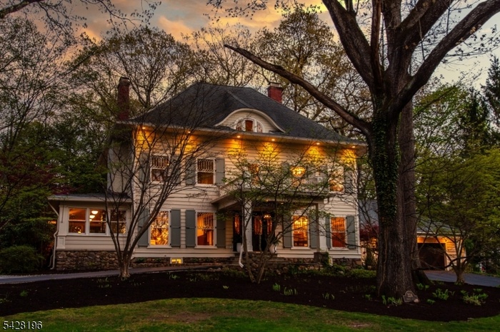 Grand curb appeal