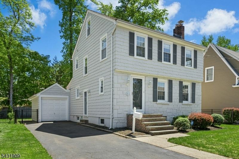 Great curb appeal!