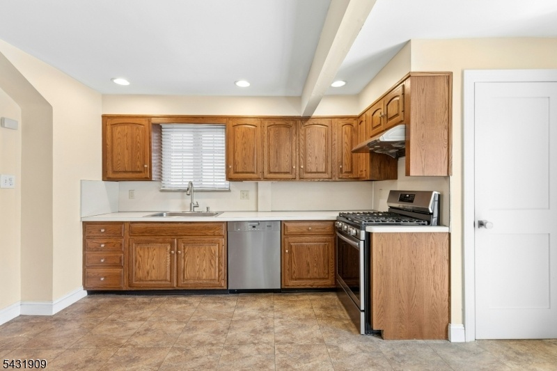 Spacious kitchen