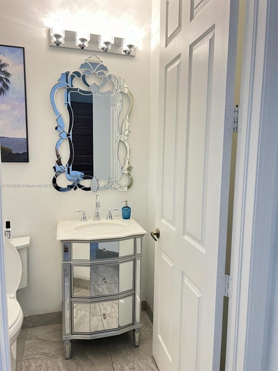 1/2 bathroom