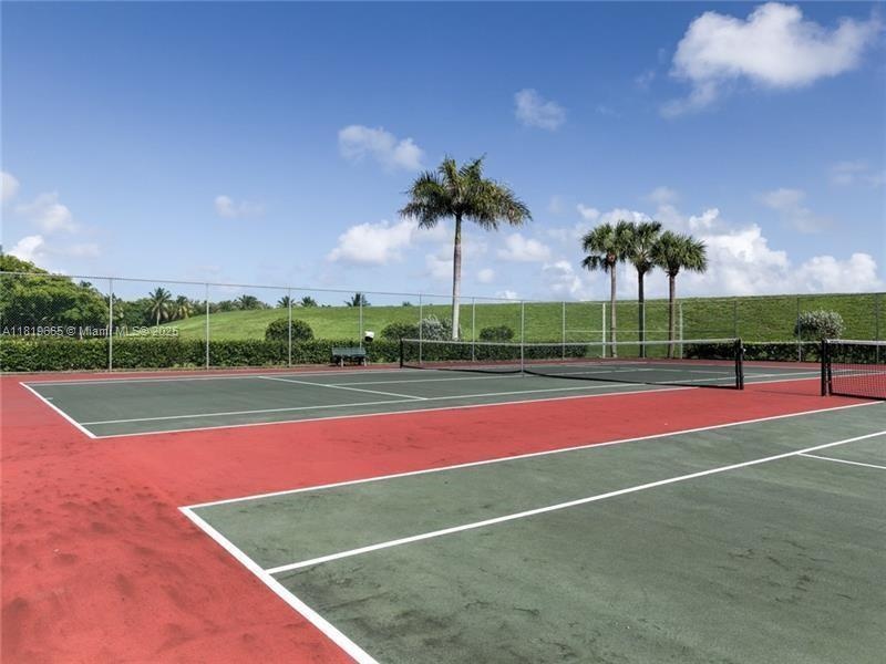 Tennis corts