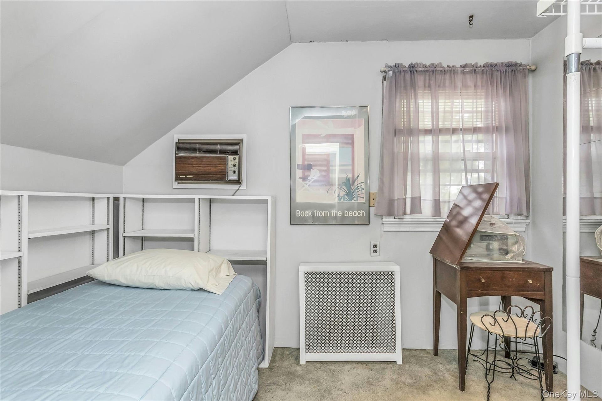 Second bedroom with plenty of natural light