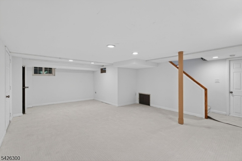 Rec. rm view 2