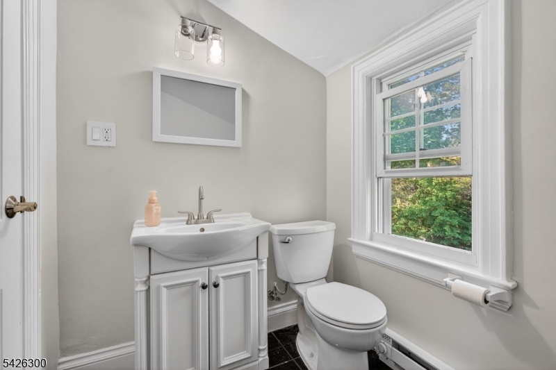 3rd floor Bath