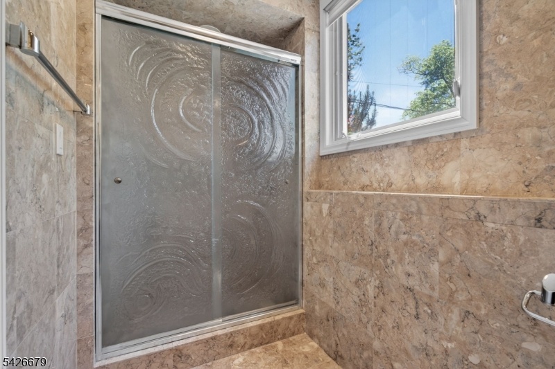 Ground Floor Full Bathroom