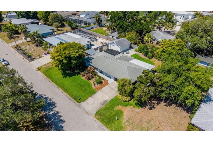 Welcome to 2747 Jefferson Circle!