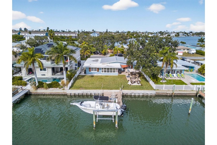 Welcome to 333 La Hacienda Dr in Indian Rocks Beach