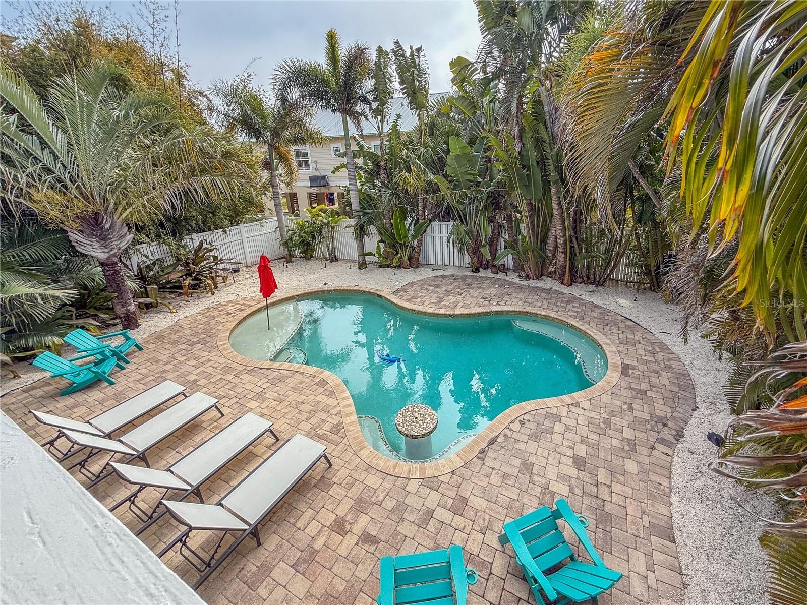 RELAXING POOL AREA