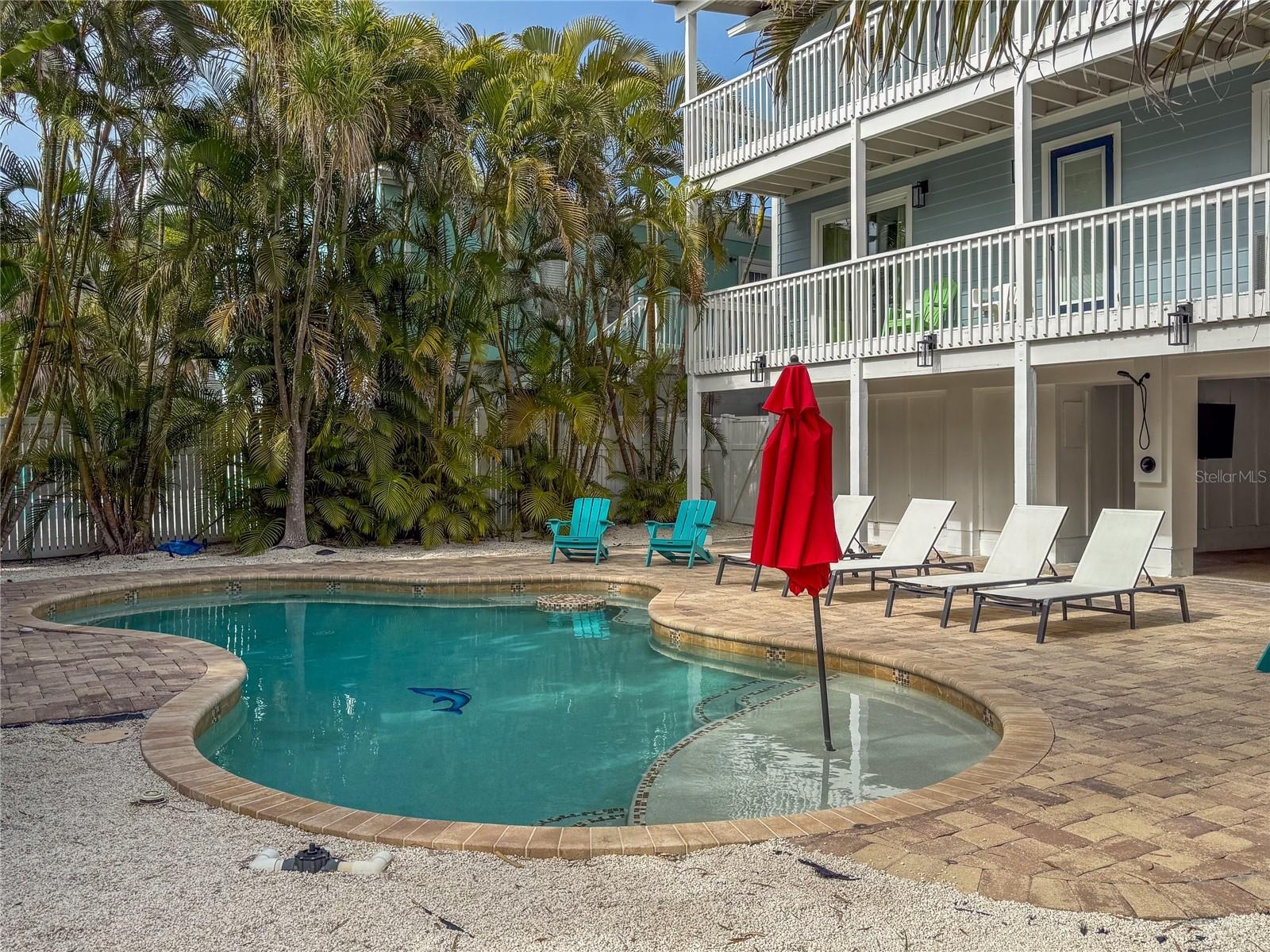 RELAXING POOL AREA