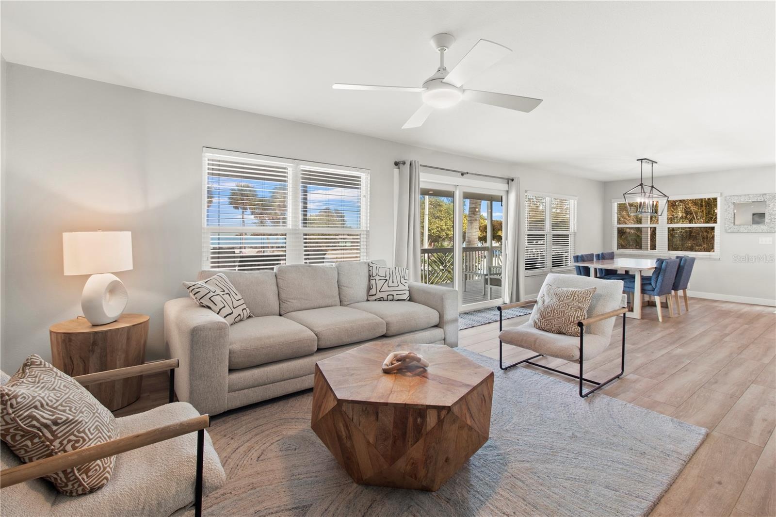 LIVING ROOM / DINNING ROOM