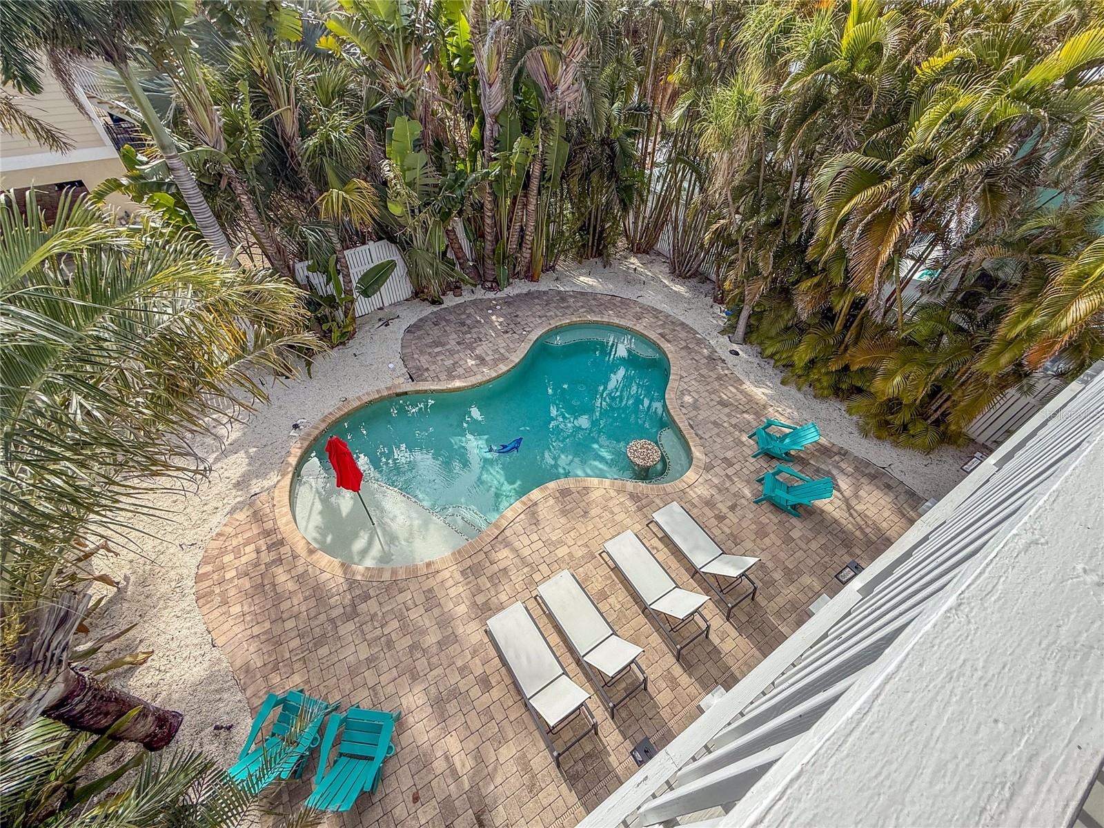 RELAXING POOL AREA