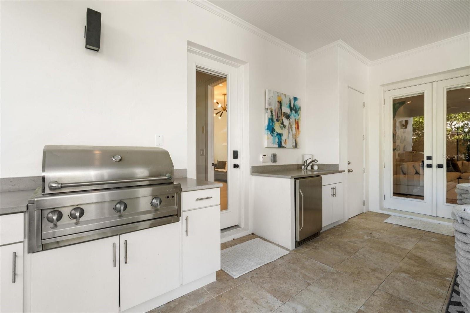 outdoor kitchen