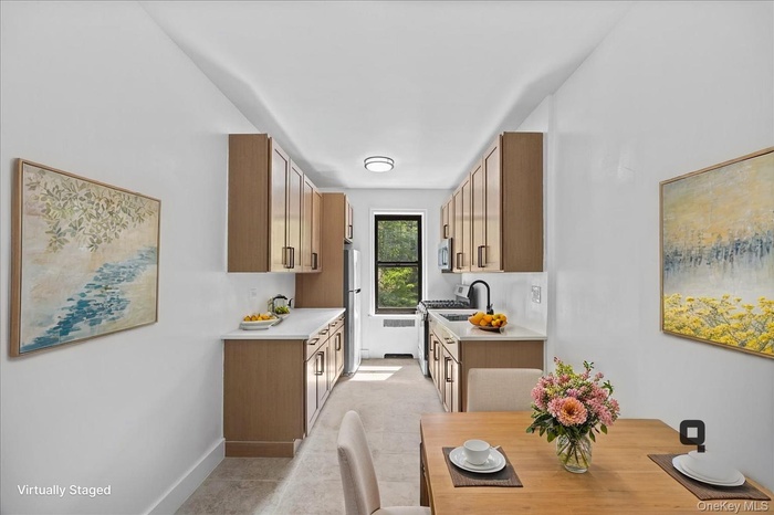 Virtually staged eat-in kitchen