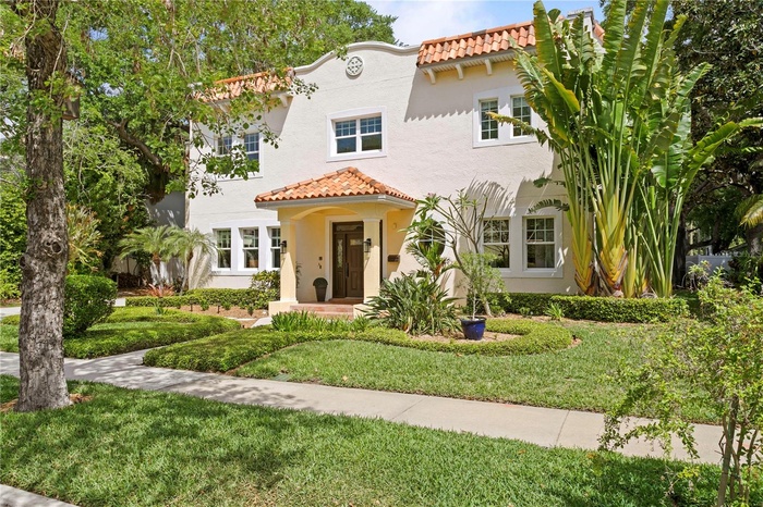 Welcome to 4115 W Barcelona Street!
