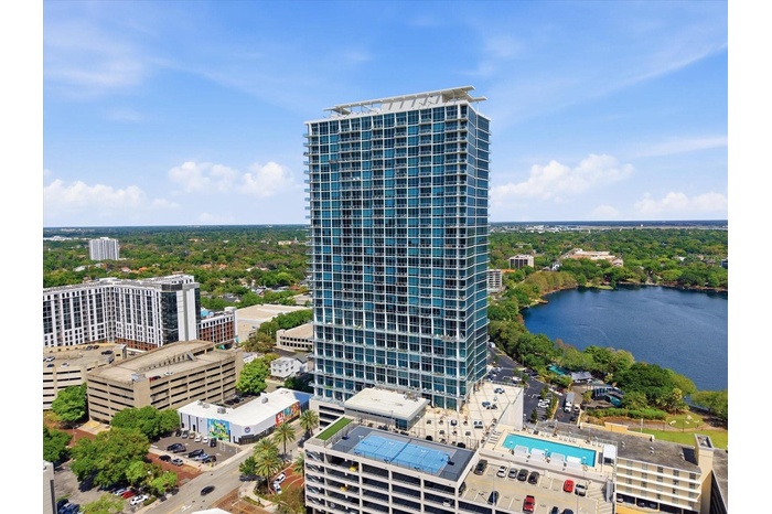 The VUE at Lake Eola; a 35-story residential tower with upper level residences overlooking downtown and Lake Eola.