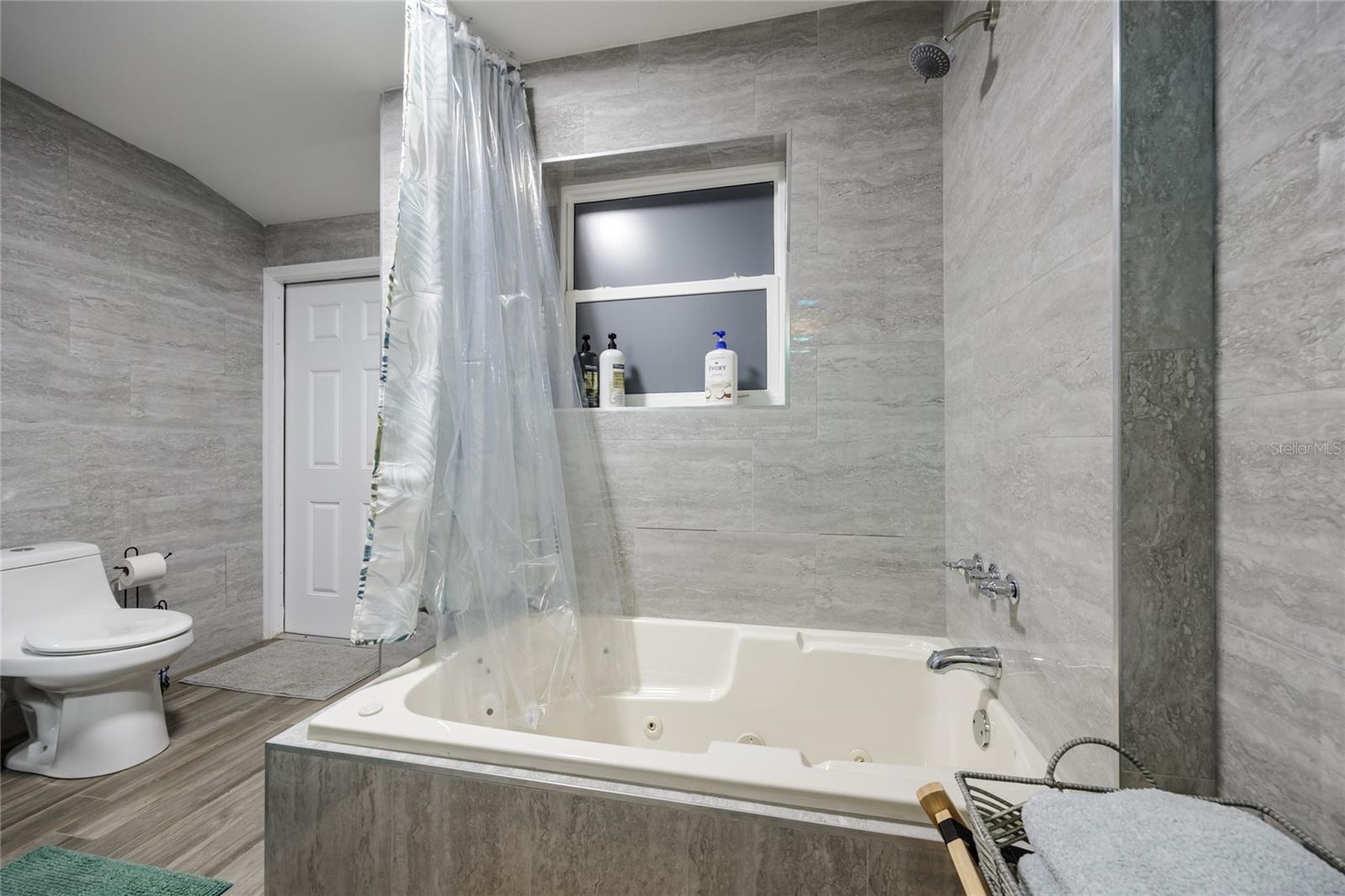 cottage bathroom