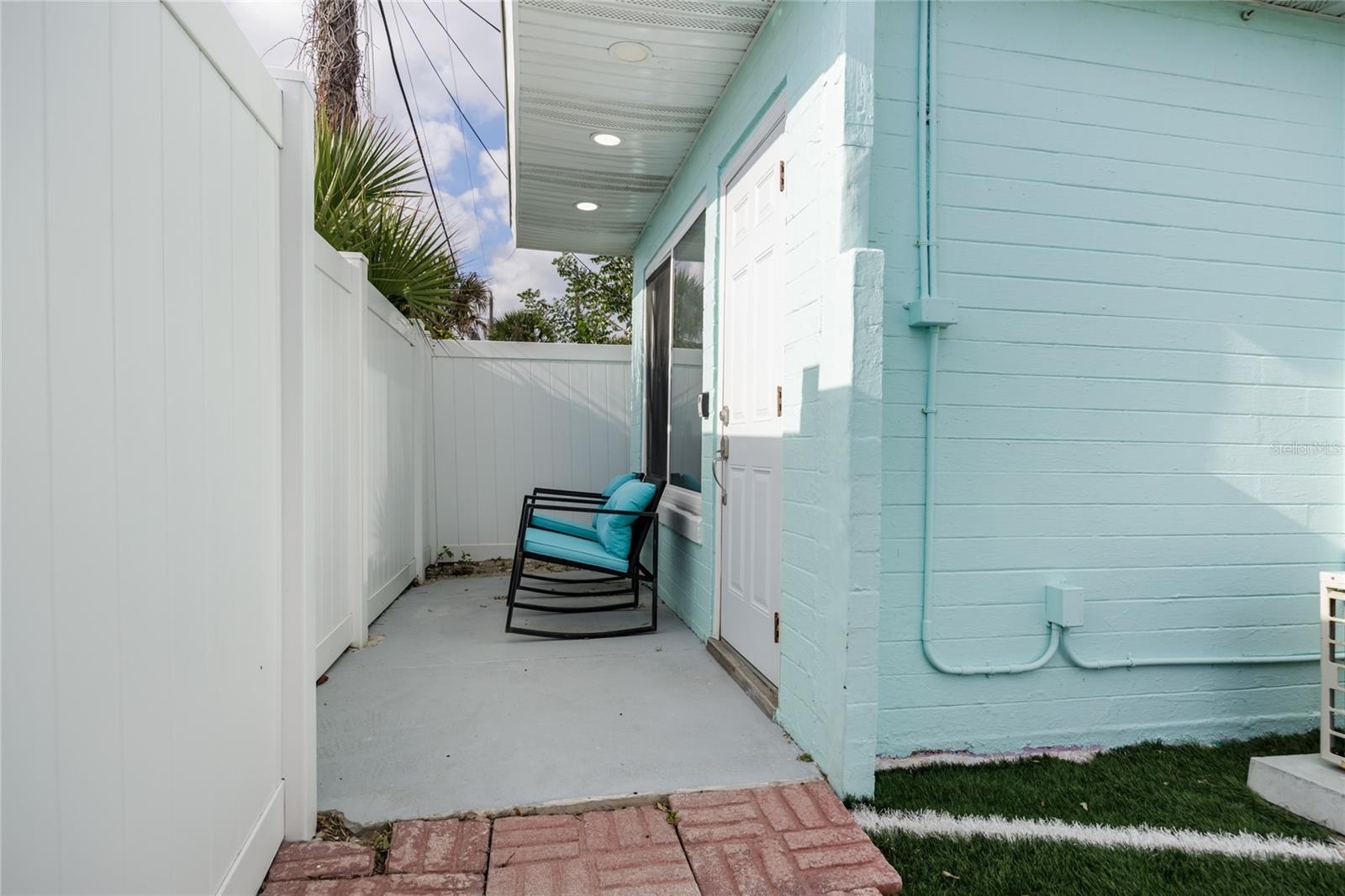 Cottage private patio space