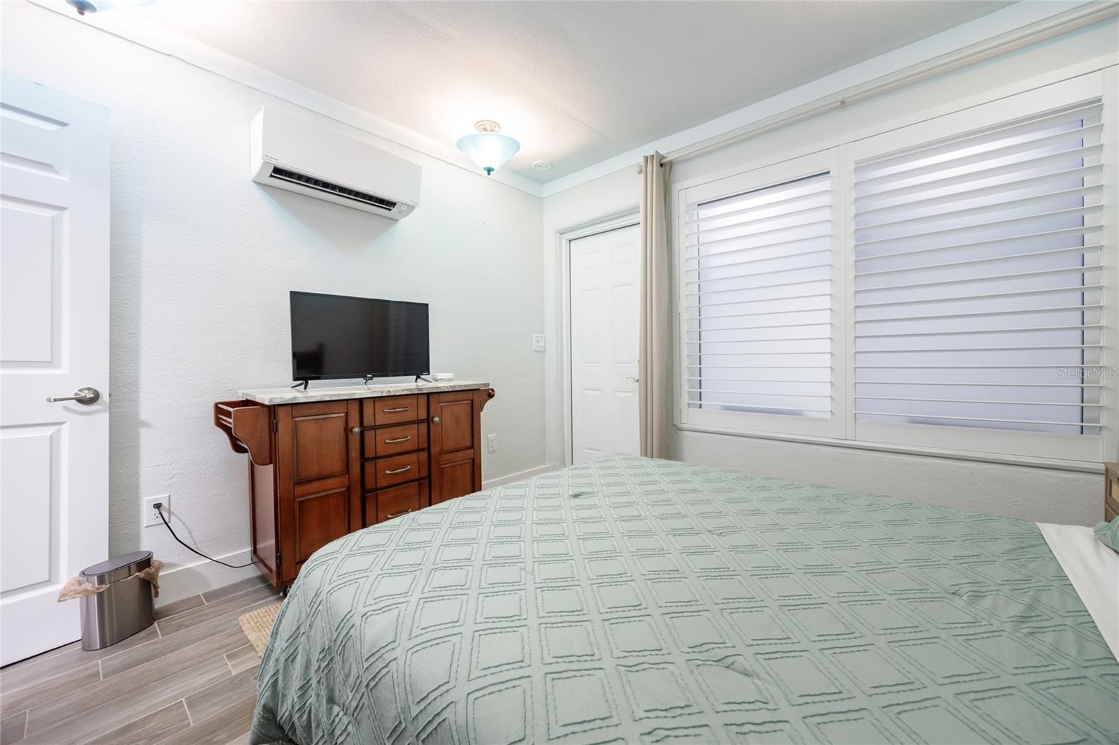 Cottage bedroom