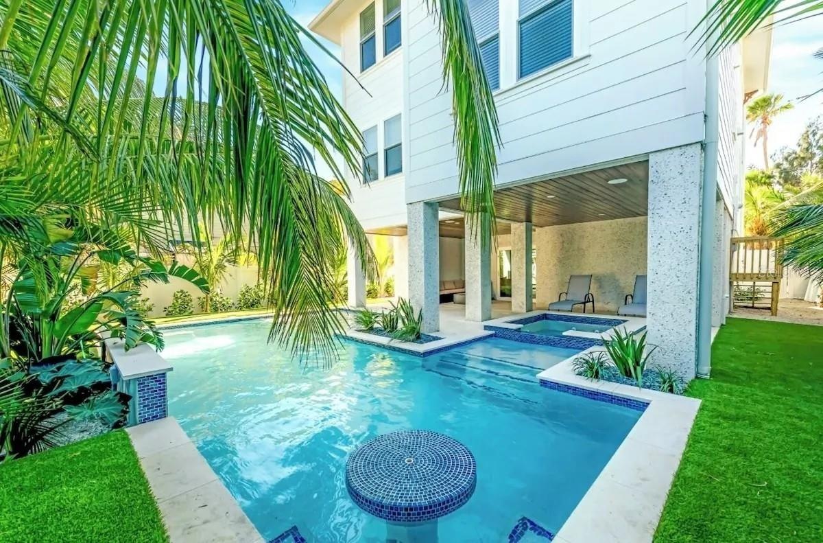 2403 Avenue C, Bradenton Beach, FL  MLS#A4684030Heated pool and spa!