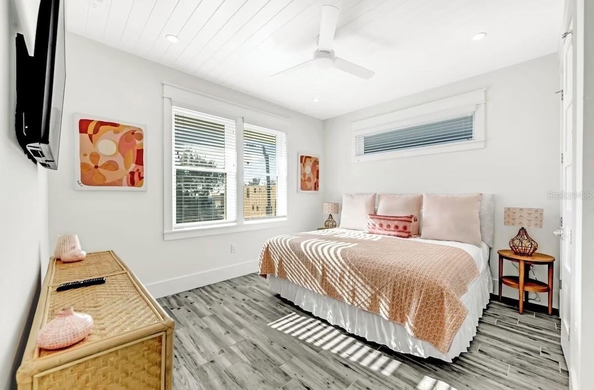 2403 Avenue C, Bradenton Beach, FL  MLS#A4684030