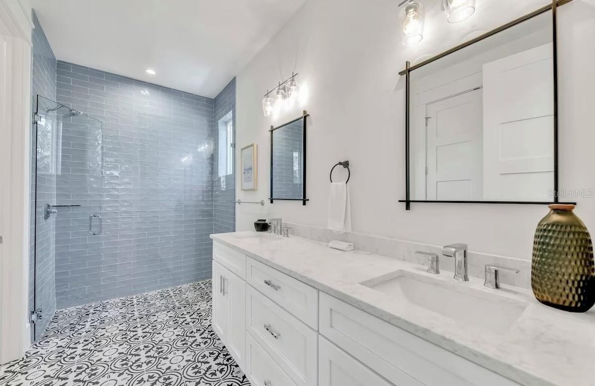 2403 Avenue C, Bradenton Beach, FL  MLS#A4684030