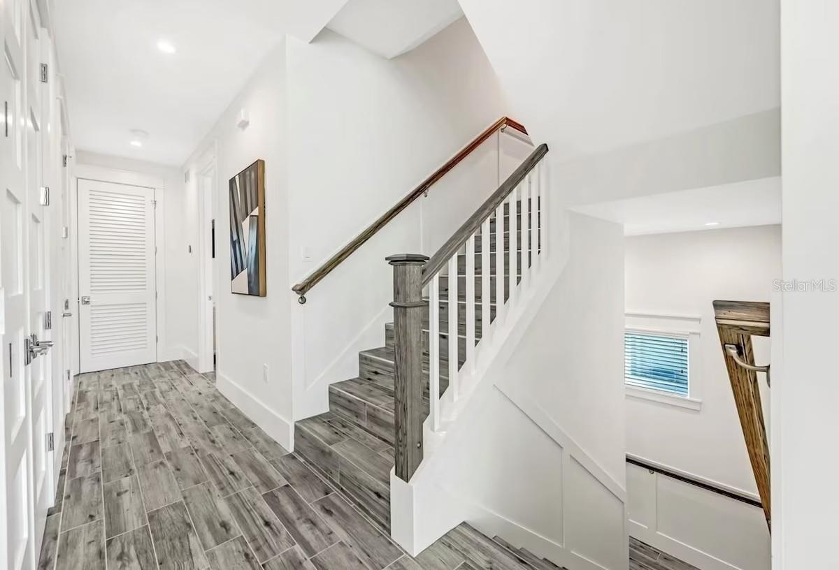2403 Avenue C, Bradenton Beach, FL  MLS#A4684030Foyer entryway