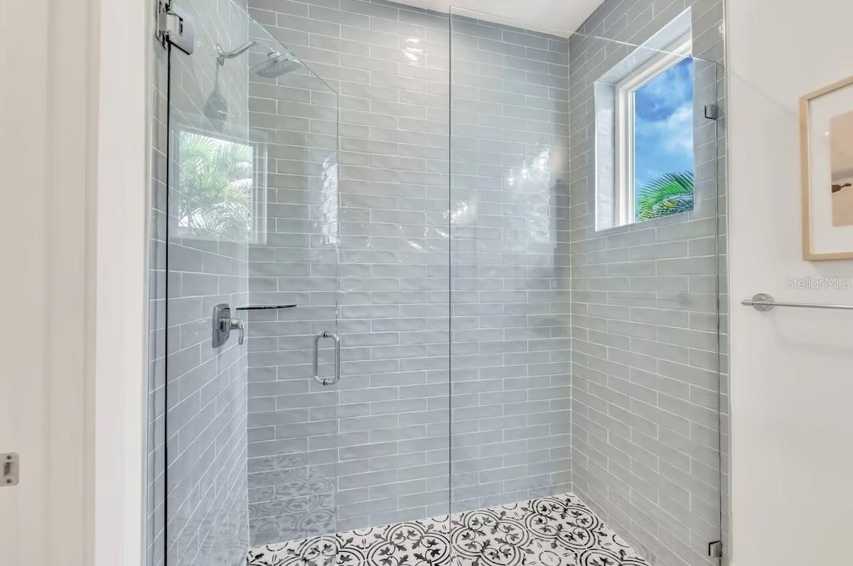 2403 Avenue C, Bradenton Beach, FL  MLS#A4684030